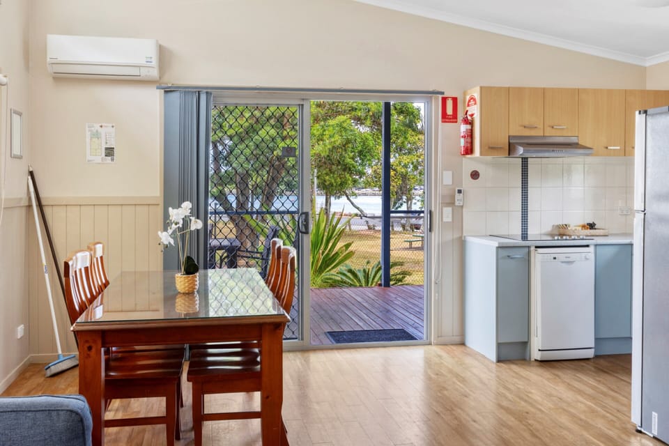Superior Villa - Sleeps 4 - Dog Friendly | In-room dining