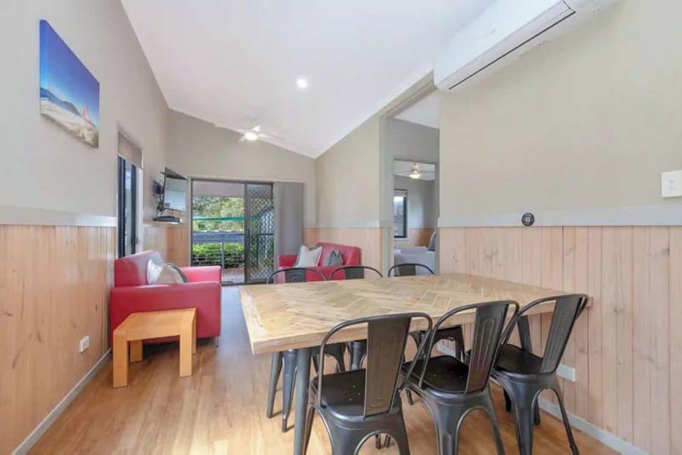 Superior Cabin - Sleeps 5 - Dog Friendly | In-room dining