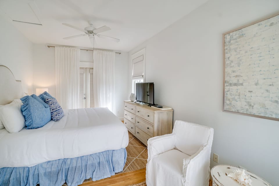 Standard Cottage, 2 Bedrooms, Beachside | 2 bedrooms, individually decorated, individually furnished