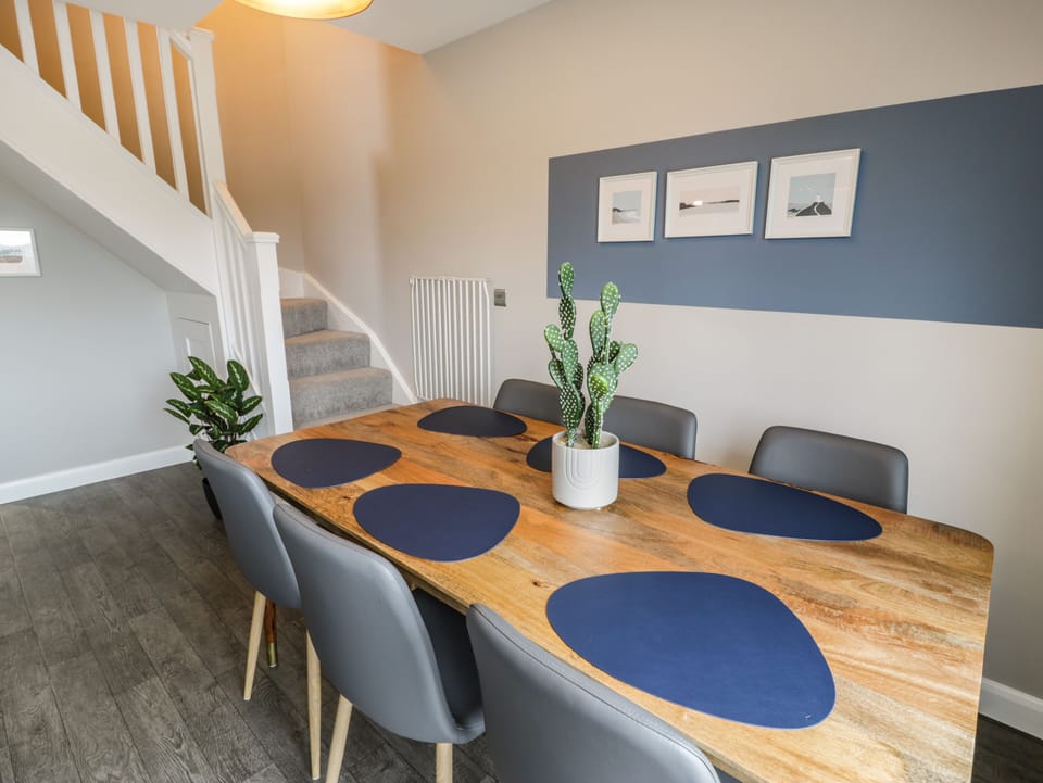 Cottage | Private kitchen | Fridge, microwave, dishwasher, electric kettle