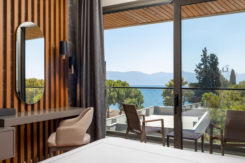 Premium bedding, Select Comfort beds, minibar, in-room safe