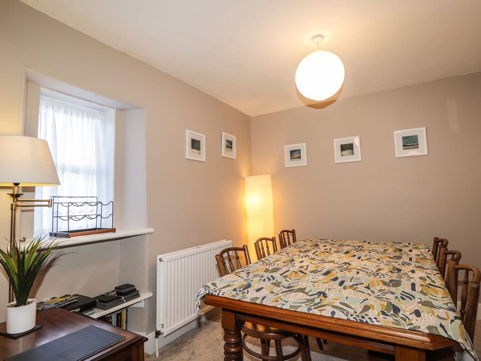 Cottage | 4 bedrooms, individually decorated, individually furnished, free WiFi