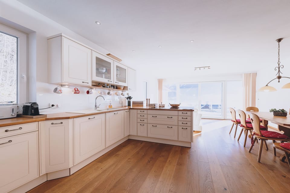 Panoramic Chalet | Private kitchen | Oven, stovetop, dishwasher, espresso maker