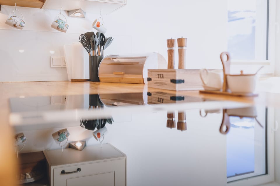 Panoramic Chalet | Private kitchen | Oven, stovetop, dishwasher, espresso maker