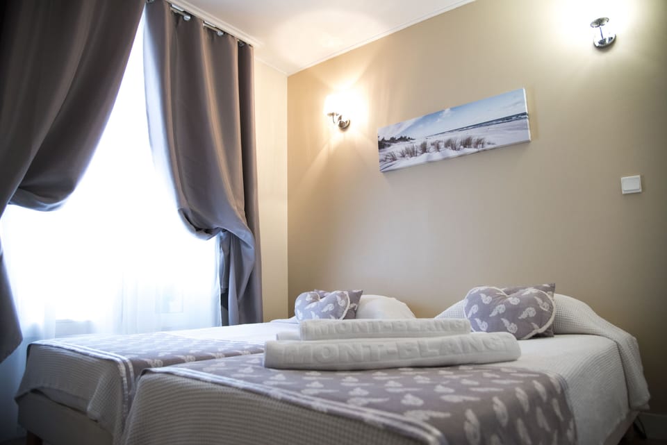 City Twin Room | Premium bedding, individually decorated, individually furnished, desk