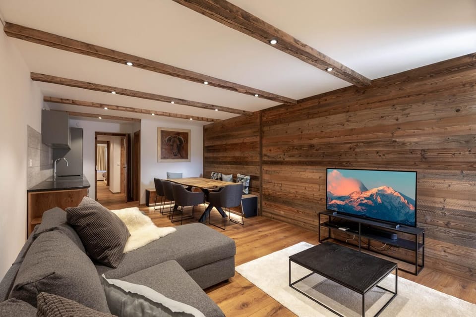 Apartment (2 Bedrooms) | Front of property