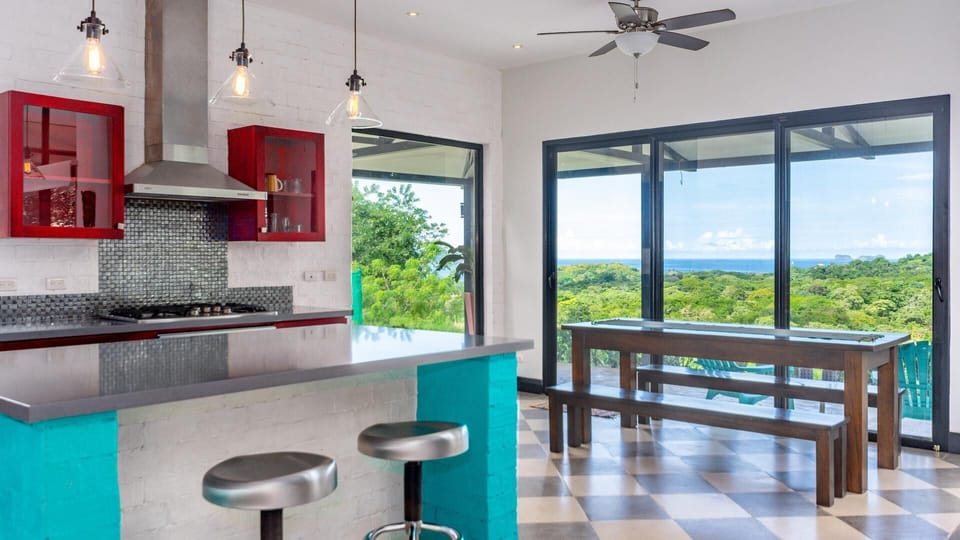 House, 4 Bedrooms, Mountain View | Private kitchen | Full-size fridge, microwave, coffee/tea maker, highchair