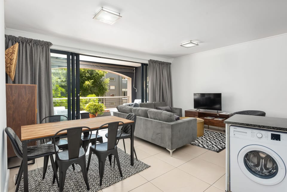 Classic Apartment | Living area | 32-inch flat-screen TV with cable channels, TV, Netflix