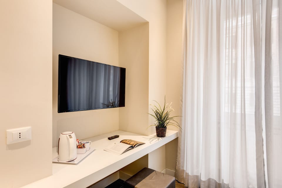 Down comforters, in-room safe, desk, laptop workspace