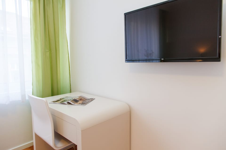 City Apartment | Room amenity