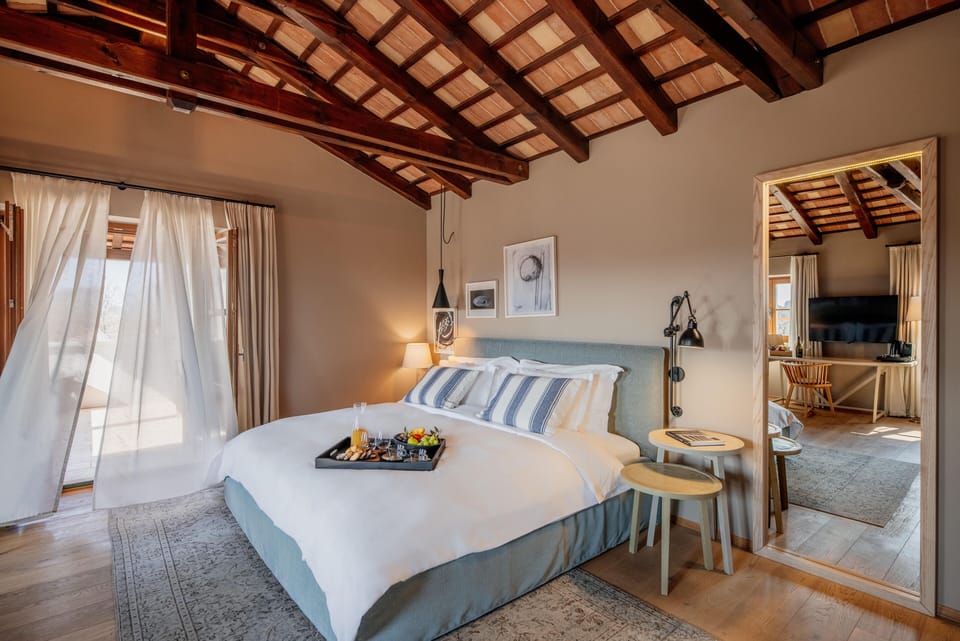 Premium bedding, pillowtop beds, minibar (free items), in-room safe