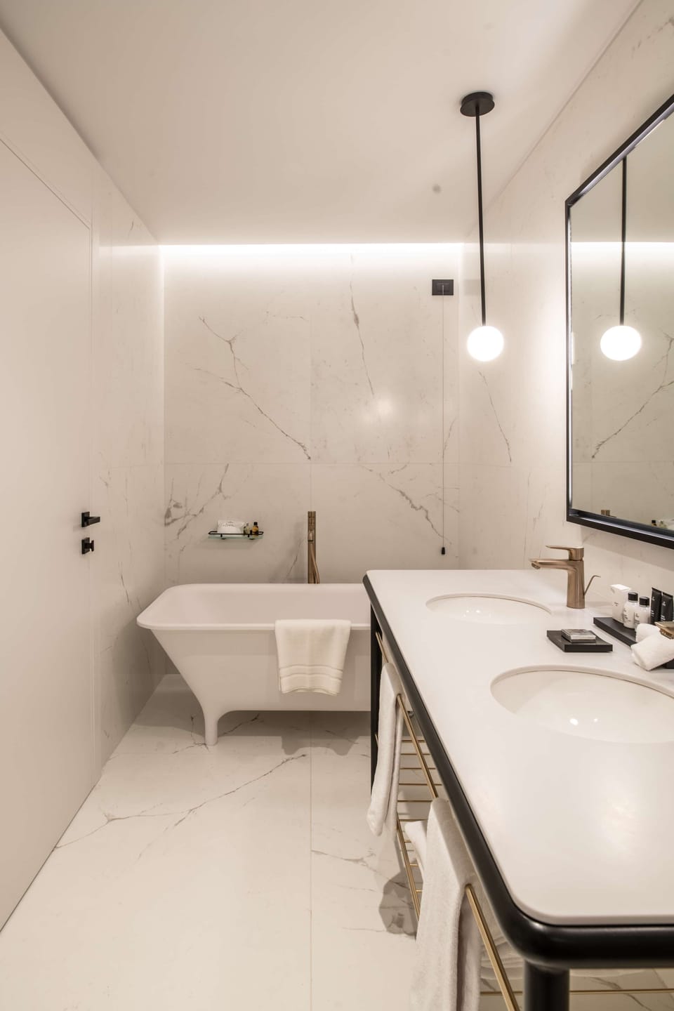 Apartment, 1 Bedroom | Bathroom | Hair dryer, bathrobes, slippers, bidet