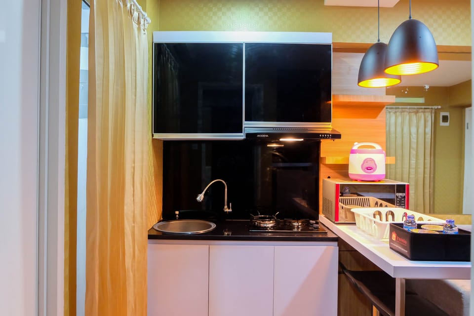 Room | Private kitchen | Fridge, stovetop, cookware/dishes/utensils
