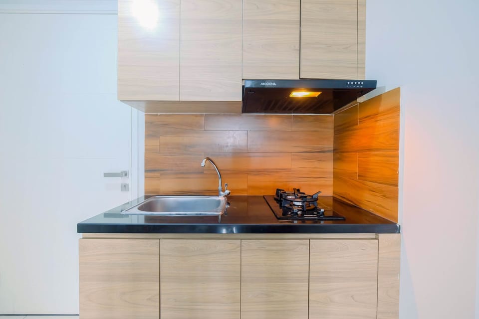 Room | Private kitchen | Fridge, stovetop, cookware/dishes/utensils