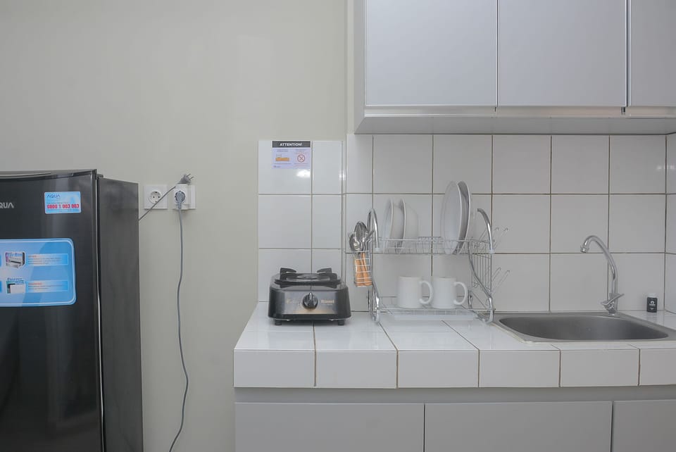 Room | Private kitchen | Fridge, stovetop, cookware/dishes/utensils