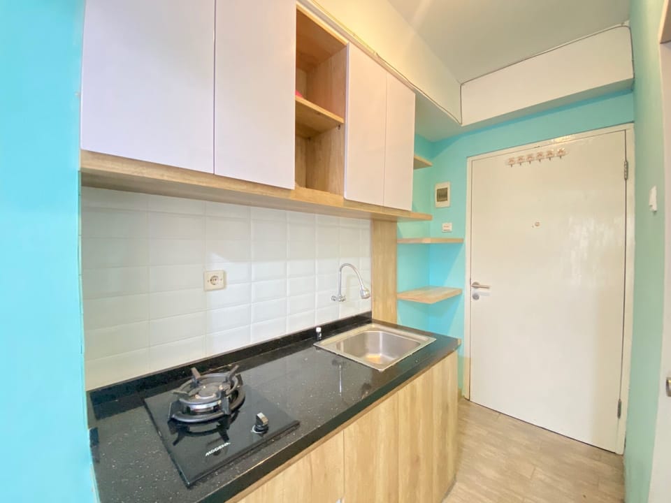 Room | Private kitchen | Fridge, stovetop, cookware/dishes/utensils