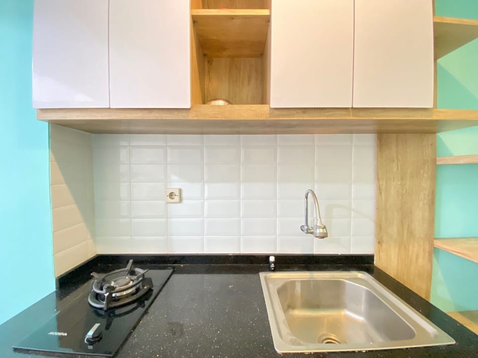 Room | Private kitchen | Fridge, stovetop, cookware/dishes/utensils