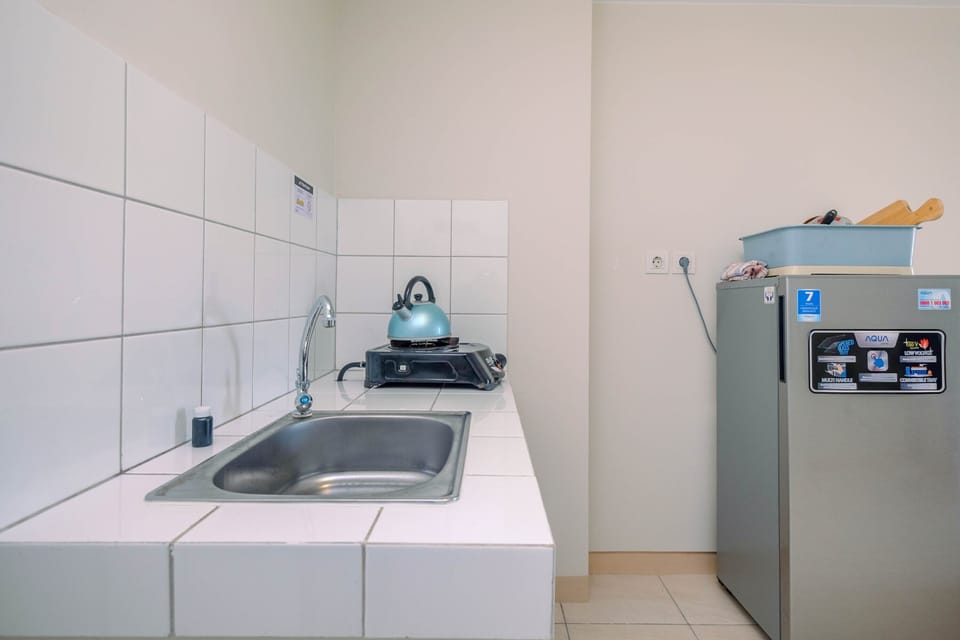 Room | Private kitchen | Fridge, stovetop, cookware/dishes/utensils