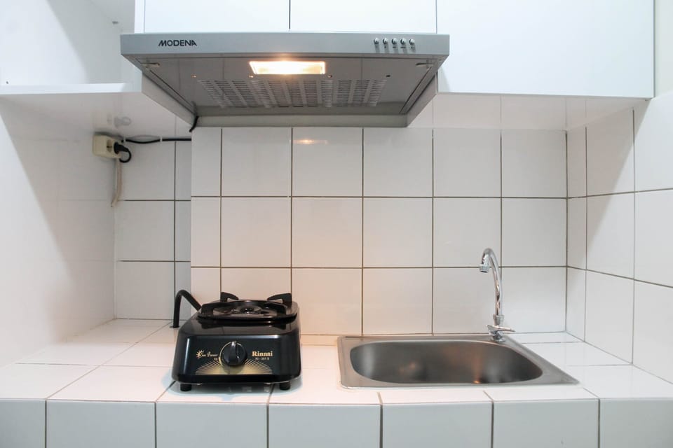 Room | Private kitchen | Fridge, stovetop, cookware/dishes/utensils