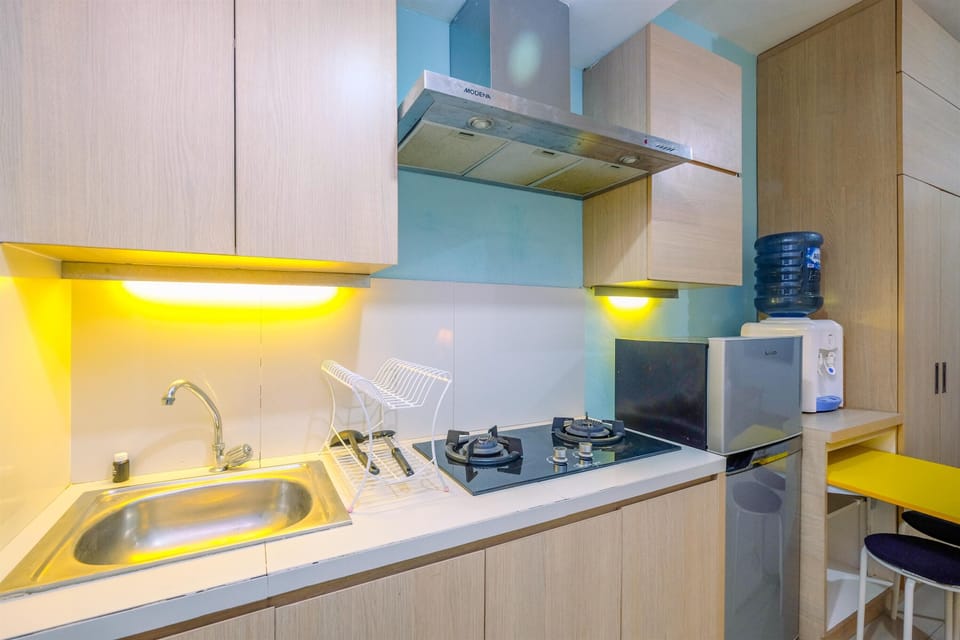 Fridge, stovetop, cookware/dishes/utensils