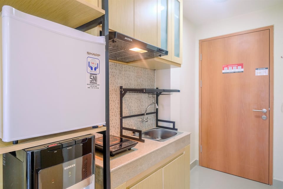 Room | Private kitchen | Fridge, stovetop, cookware/dishes/utensils