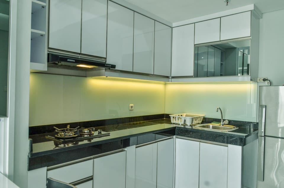 Fridge, stovetop, cookware/dishes/utensils