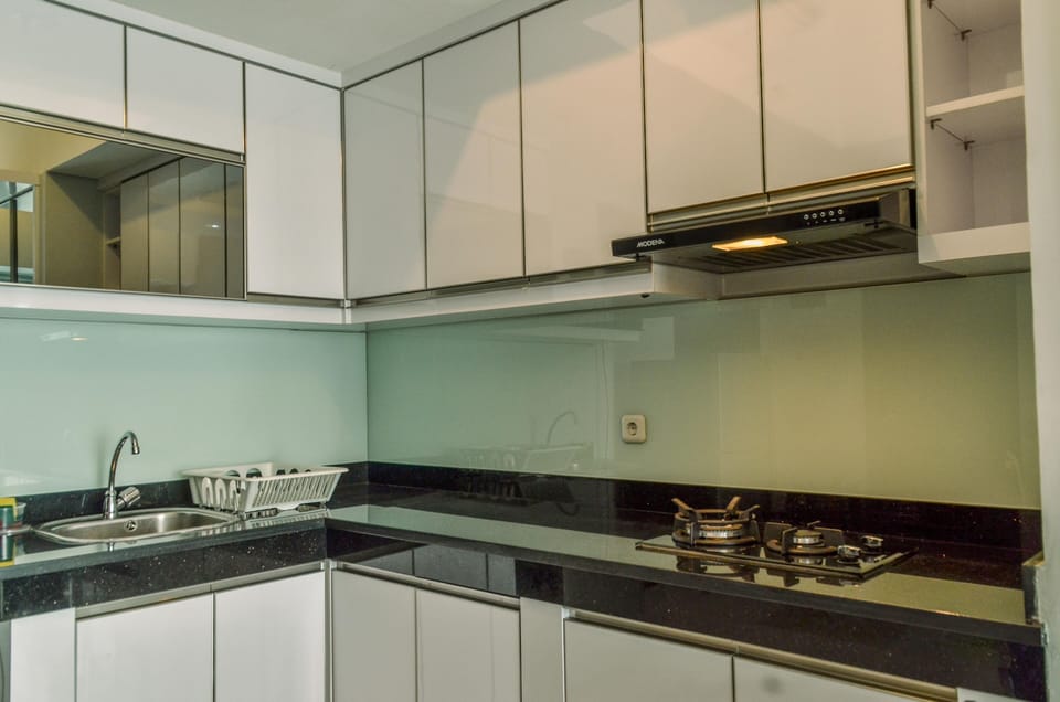 Fridge, stovetop, cookware/dishes/utensils