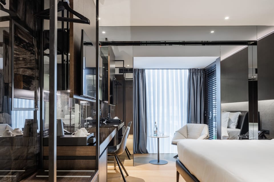 Business Room | Premium bedding, down comforters, minibar, desk
