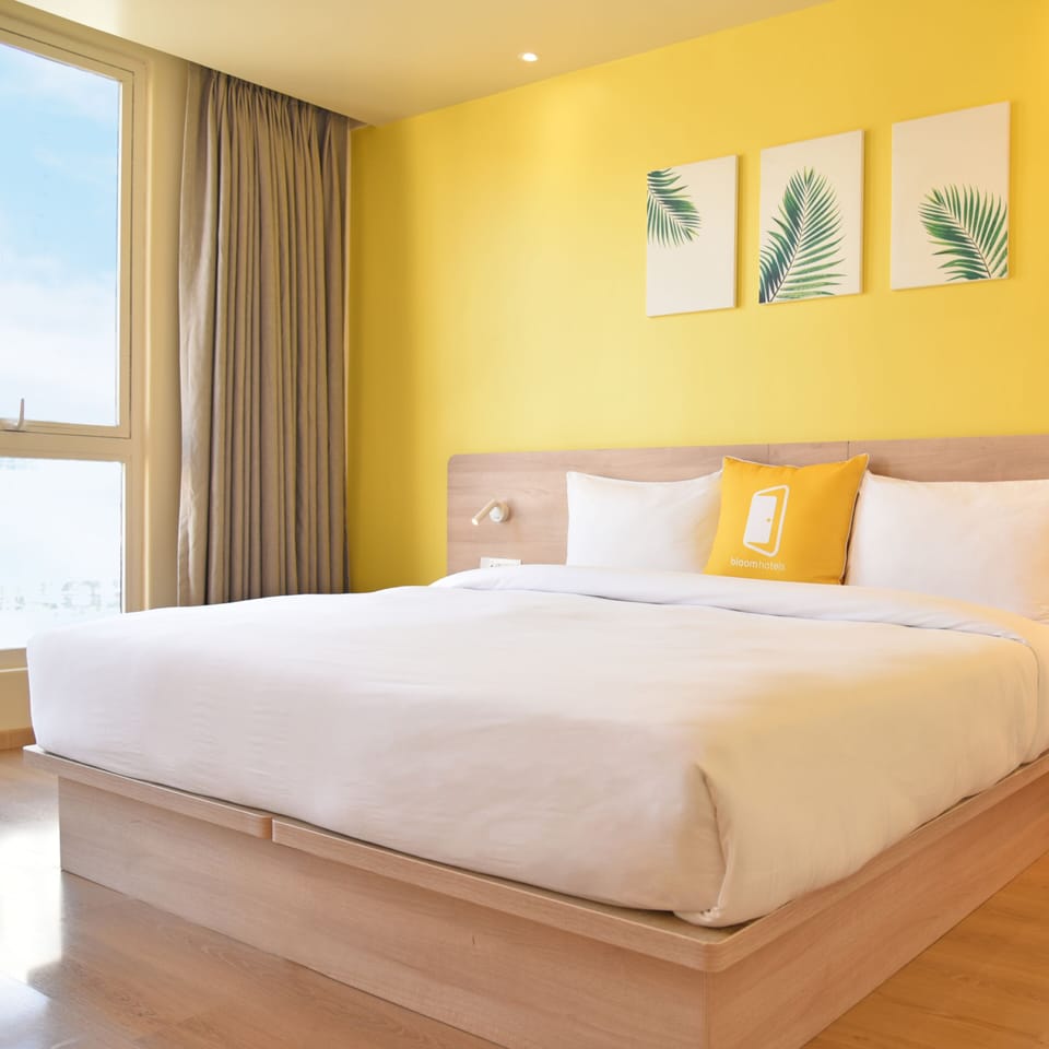 Standard Double Room | In-room safe, soundproofing, free WiFi, bed sheets