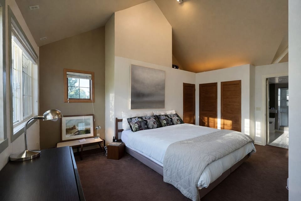 Design Penthouse | Individually decorated, individually furnished, desk, laptop workspace