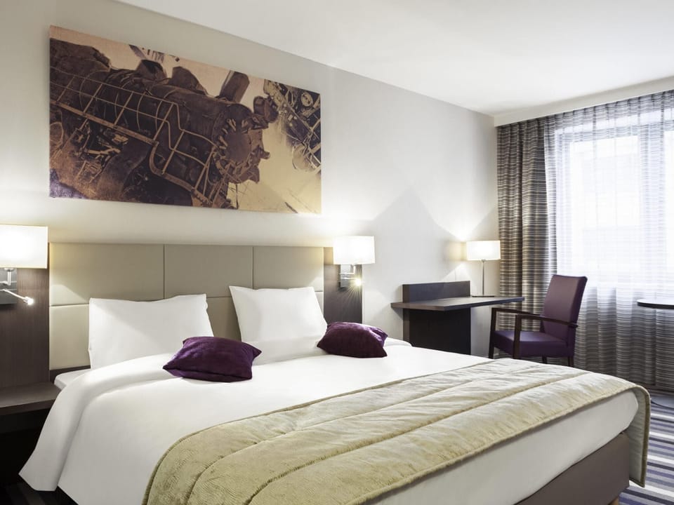 Superior Room, 1 Double Bed | Minibar, in-room safe, desk, blackout drapes