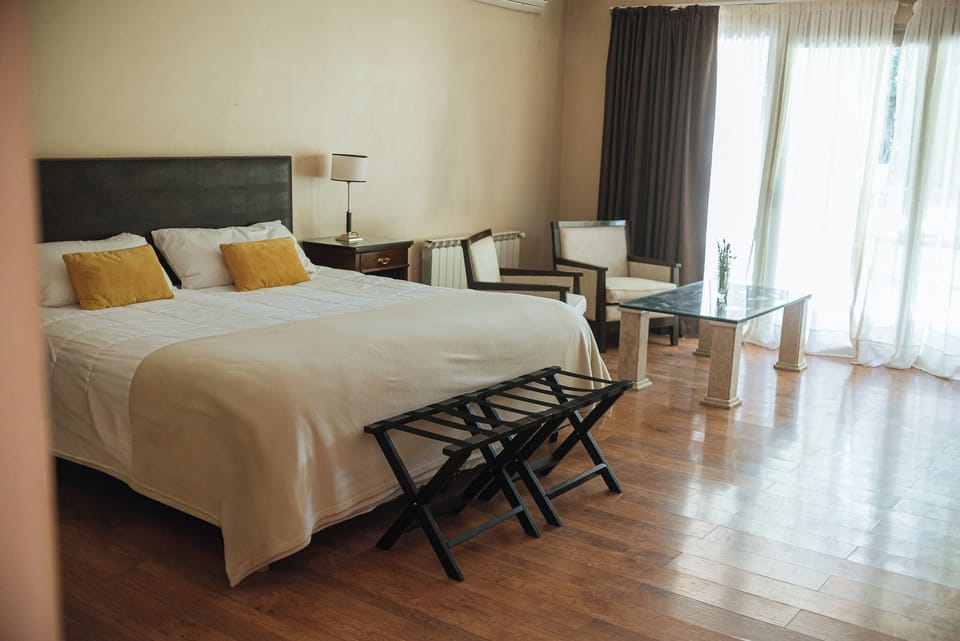 Premium bedding, minibar, in-room safe, laptop workspace