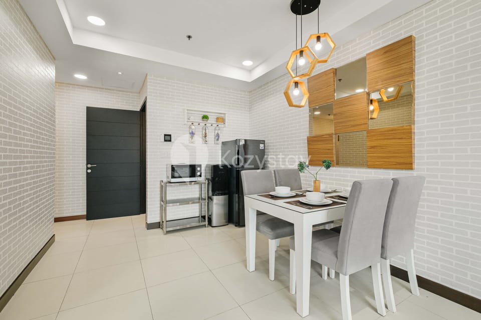 Apartment, 2 Bedrooms, Non Smoking, City View | Dining room