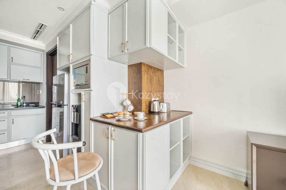 Apartment, 2 Bedrooms, City View | Private kitchen | Fridge, microwave, oven, rice cooker