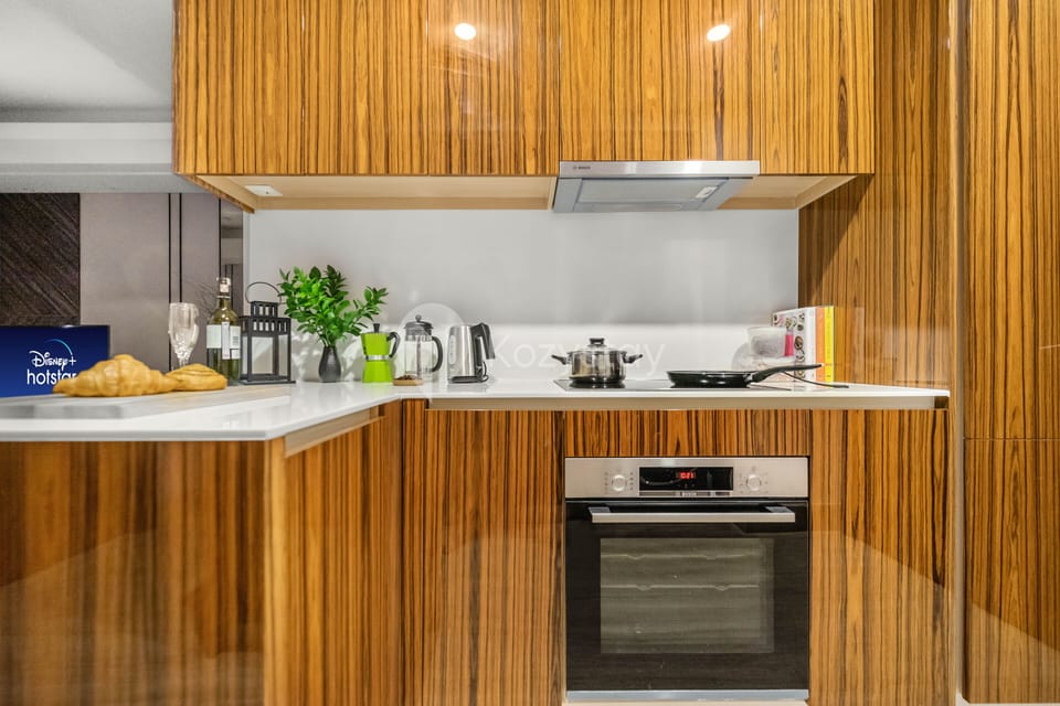 Apartment, 2 Bedrooms, City View | Private kitchen | Fridge, microwave, oven, rice cooker