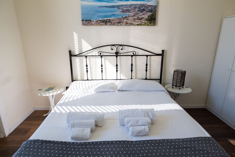Grand Triple Room | Down comforters, desk, laptop workspace, soundproofing