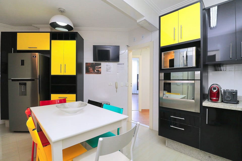 Apartment | Private kitchen | Cookware/dishes/utensils, dining table