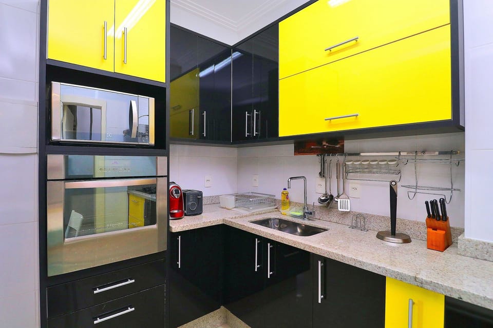 Apartment | Private kitchen | Cookware/dishes/utensils, dining table