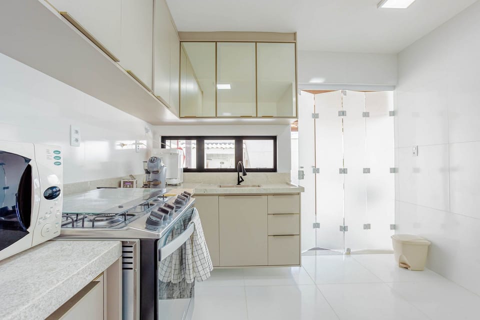 Apartment | Private kitchen | Coffee/tea maker, blender, cookware/dishes/utensils, freezer