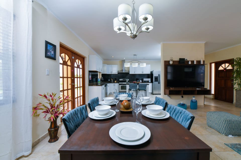 House (3 Bedrooms) | Property amenity