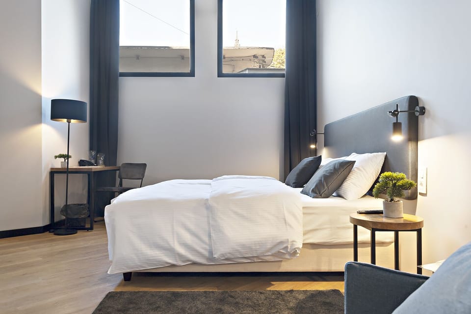 Minibar, desk, soundproofing, free WiFi