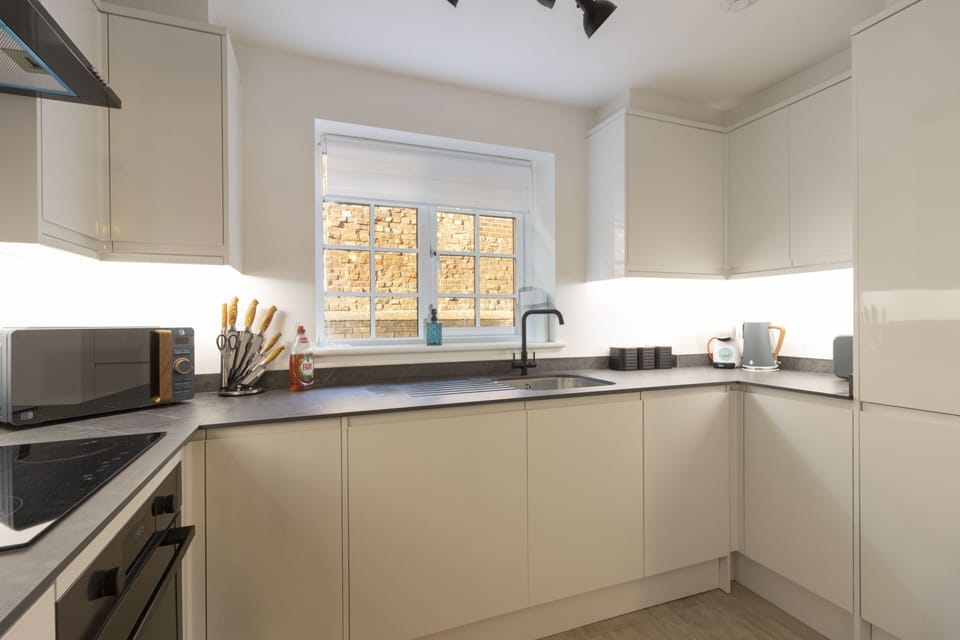 Apartment | Private kitchen | Electric kettle, toaster, highchair, cookware/dishes/utensils