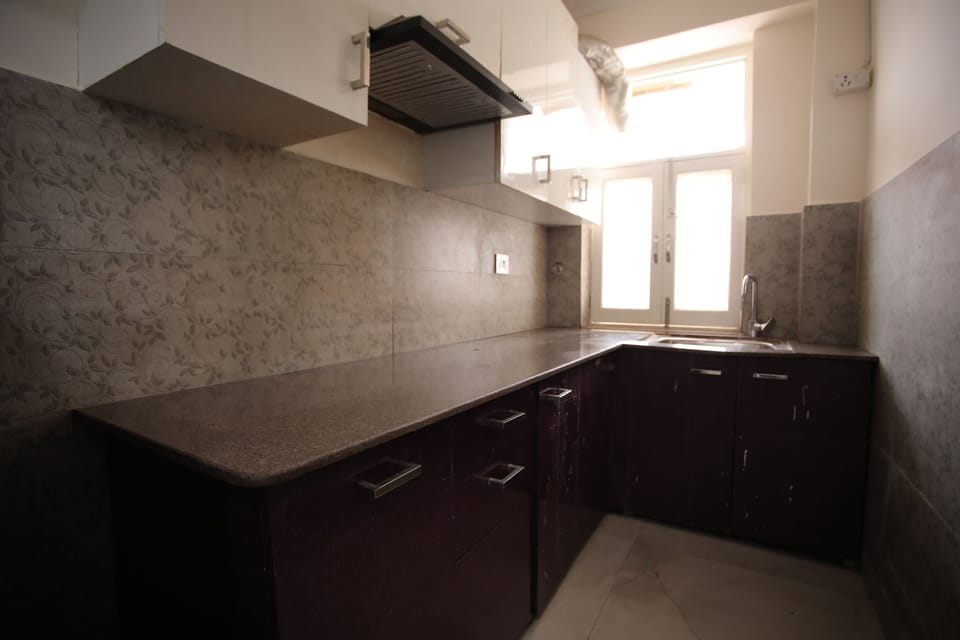 1 BHK Service Apartment | Private kitchen | Fridge, microwave