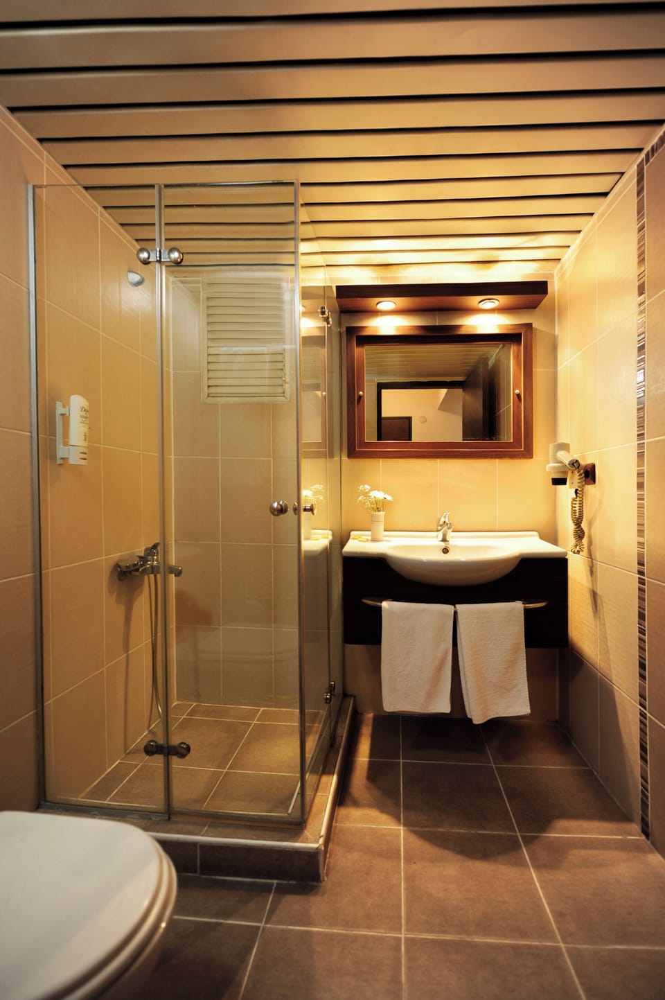 Standard Room | Premium bedding, minibar, WiFi (free), bed sheets