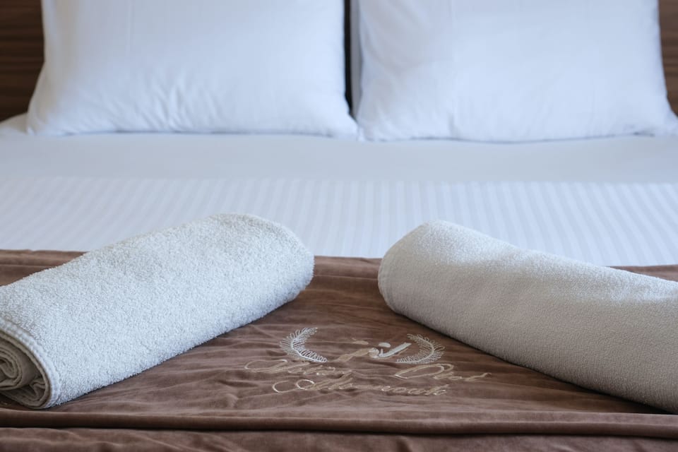 Standard Triple Room | Premium bedding, minibar, free WiFi, bed sheets
