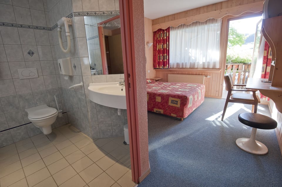 Double Room | Premium bedding, desk, laptop workspace, blackout drapes