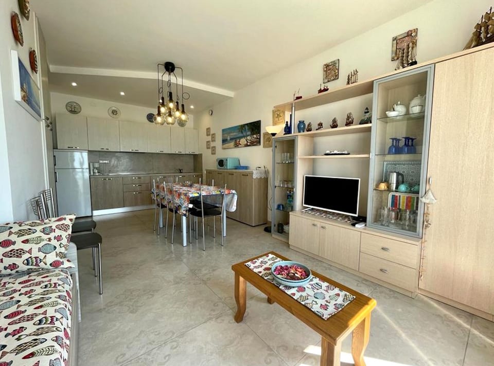 Apartment, 1 Bedroom, Balcony, Ocean View | Living room