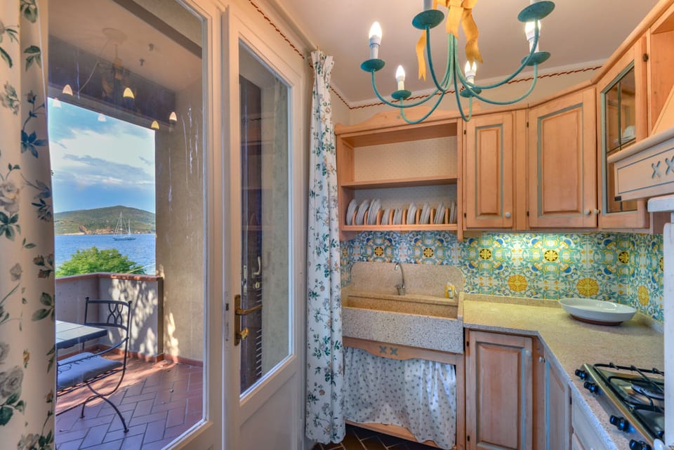 Apartment, 1 Bedroom | Private kitchenette | Fridge, stovetop, griddle, cookware/dishes/utensils