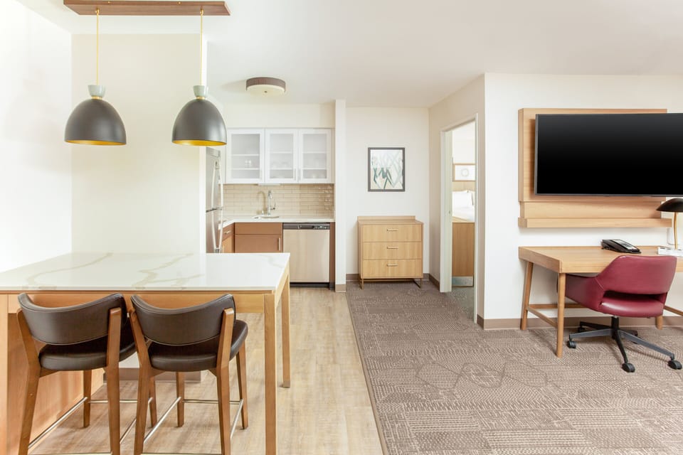Suite, 1 Bedroom, Kitchen | Room amenity