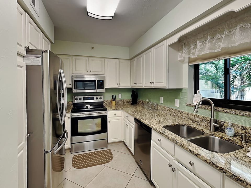 Condo (2 Bedrooms) | Property amenity